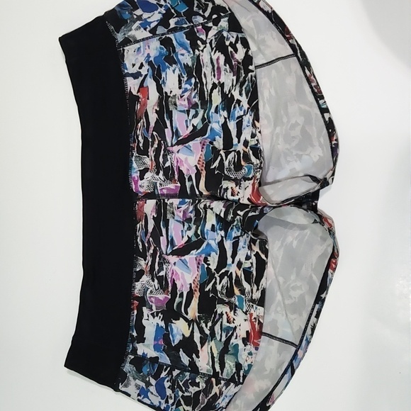 Lululemon Speed Up shorts sz 8 Culture Clash - Picture 4 of 7
